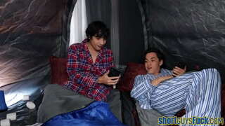 ���ექსი შორის, მოკლე ბიჭები ტრიო, სანამ გასხმა