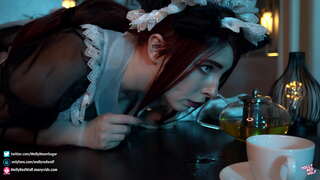 Horny υπηρέτρια