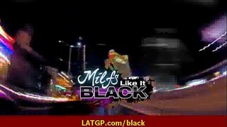 ���ិចស៊ីក្តៅ MILF ជិះធំខ្មៅបិសាចមួយឈ្មោះឌី ៣៨